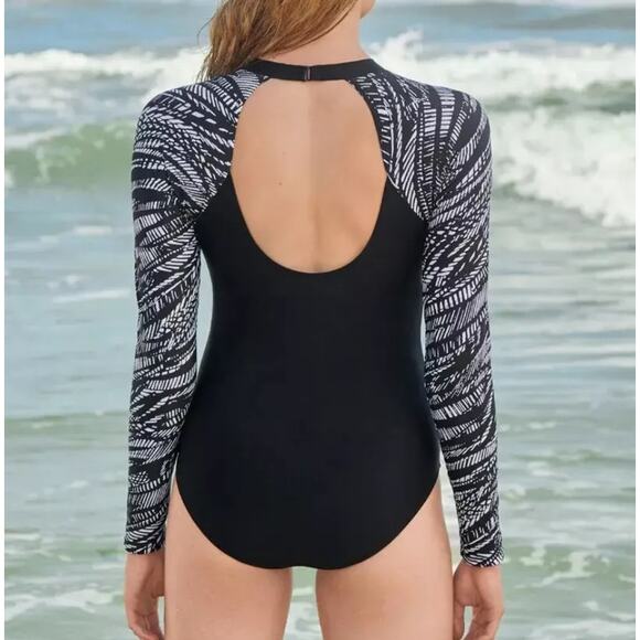 Reebok Small Swimsuit One-Piece Long Sleeves Padded High-Neck Lined Black New - Picture 2 of 10